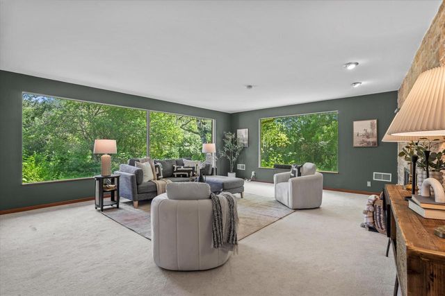 2416 W Dean COURT, River Hills, WI 53217