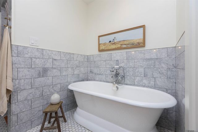 3922 Hundred Oaks Ave, Baton Rouge, LA 70808