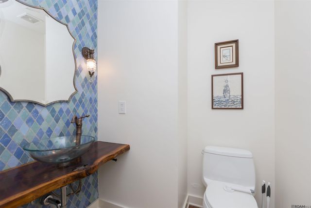 3922 Hundred Oaks Ave, Baton Rouge, LA 70808