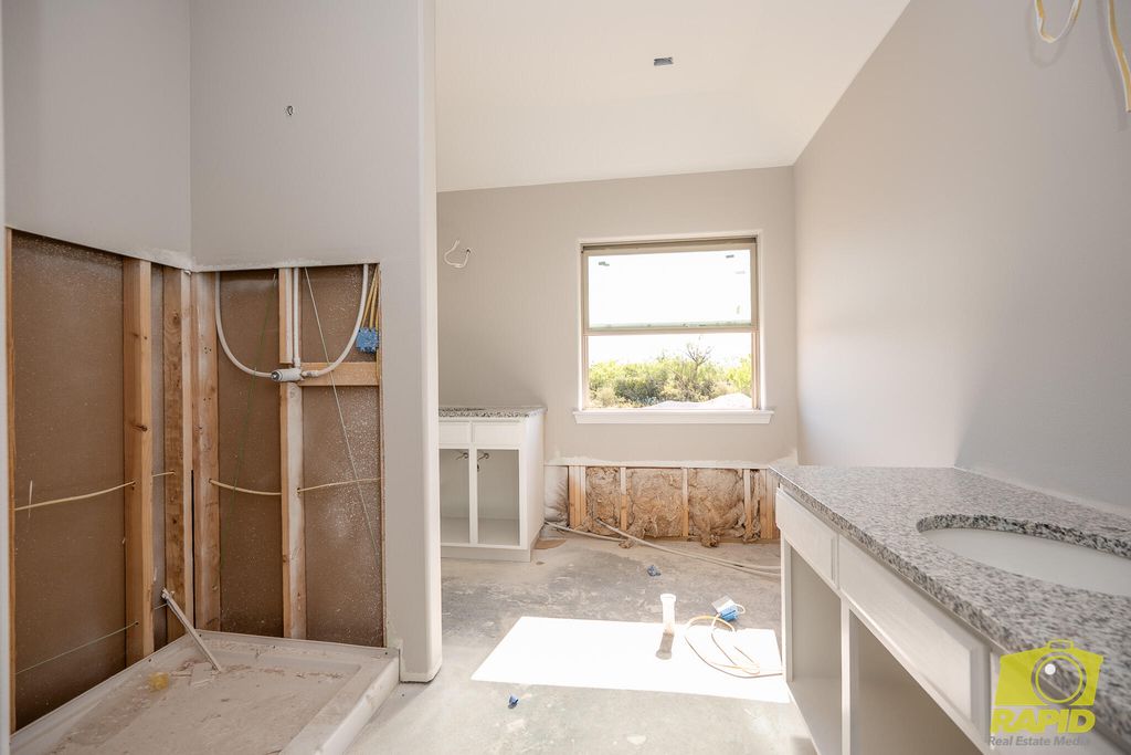 Image 7 of property listing at 3679 Wildebeest Way, San Angelo, TX 76901