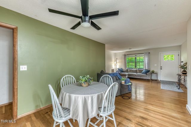 300 Peach Blossom Court, Johnson City, TN 37604