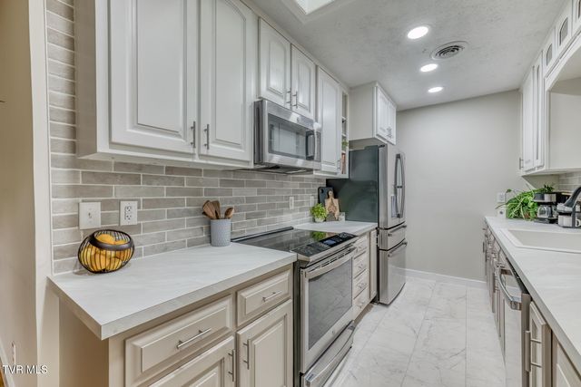 300 Peach Blossom Court, Johnson City, TN 37604