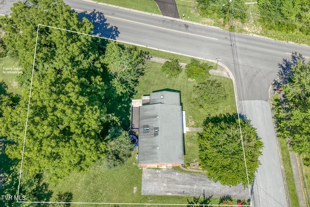 300 Peach Blossom Court, Johnson City, TN 37604
