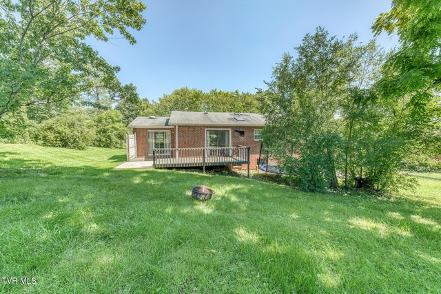 300 Peach Blossom Court, Johnson City, TN 37604