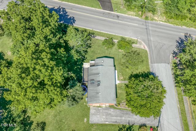 300 Peach Blossom Court, Johnson City, TN 37604