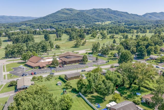 300 Peach Blossom Court, Johnson City, TN 37604