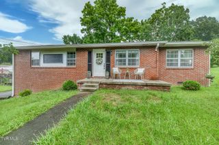 300 Peach Blossom Court, Johnson City, TN 37604