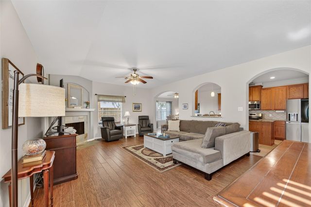 6097 Well Brook Lane, League City, TX 77573