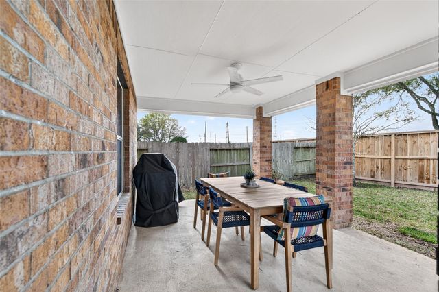 6097 Well Brook Lane, League City, TX 77573