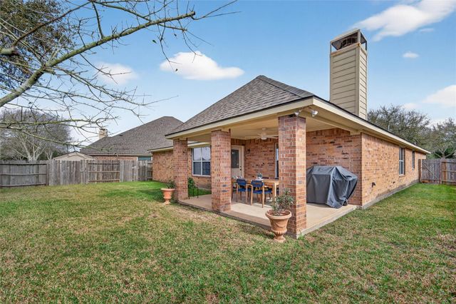 6097 Well Brook Lane, League City, TX 77573
