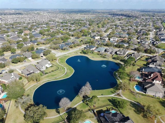 6097 Well Brook Lane, League City, TX 77573