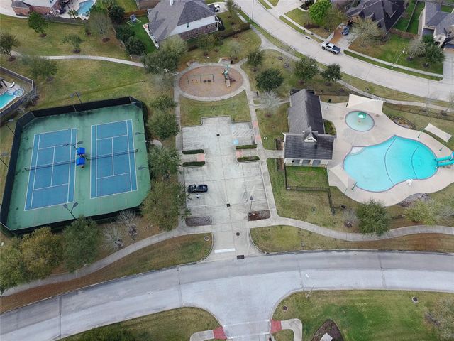 6097 Well Brook Lane, League City, TX 77573