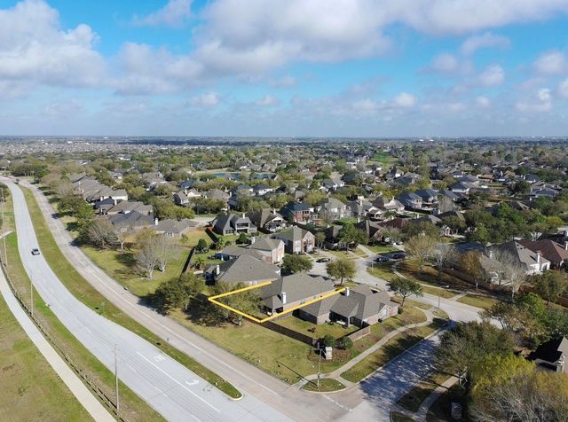 6097 Well Brook Lane, League City, TX 77573