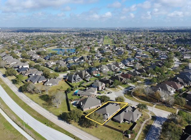 6097 Well Brook Lane, League City, TX 77573