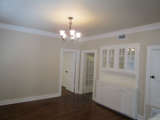 726 W Russell Pl Apt 1, San Antonio, TX 78212