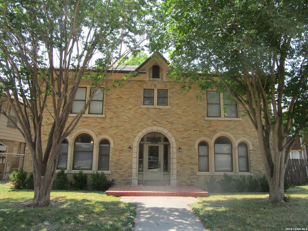 726 W Russell Pl Apt 1, San Antonio, TX 78212