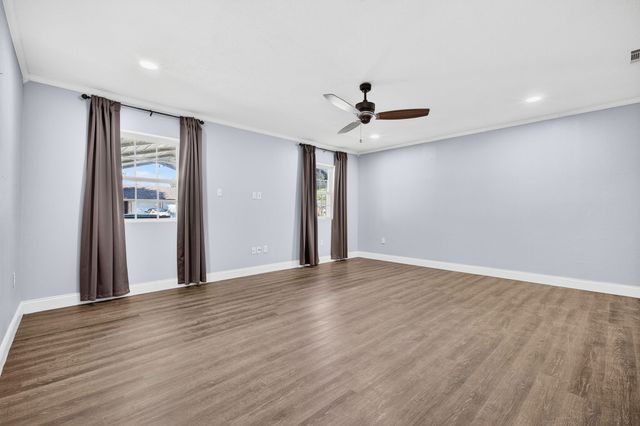 2107 SE 24th Avenue, Mineral Wells, TX 76067