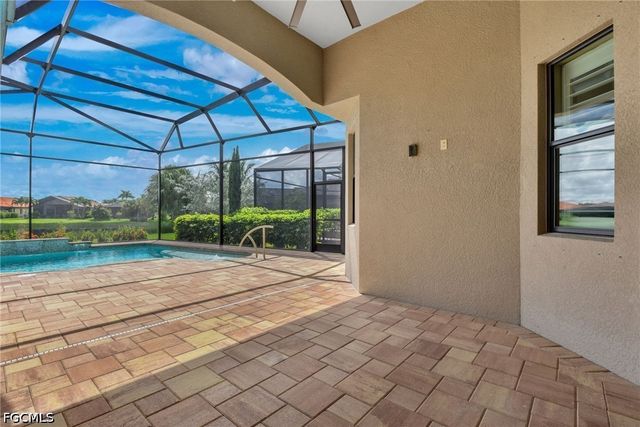 10505 Valencia Lakes DR, Bonita Springs, FL 34135
