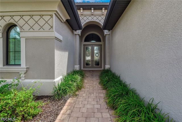 10505 Valencia Lakes DR, Bonita Springs, FL 34135