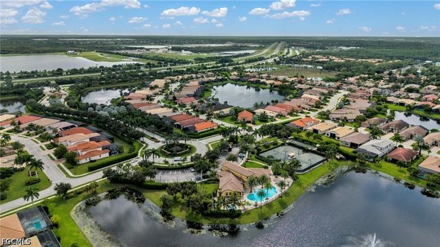 10505 Valencia Lakes DR, Bonita Springs, FL 34135