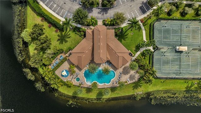 10505 Valencia Lakes DR, Bonita Springs, FL 34135
