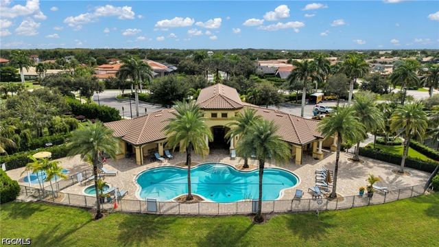 10505 Valencia Lakes DR, Bonita Springs, FL 34135