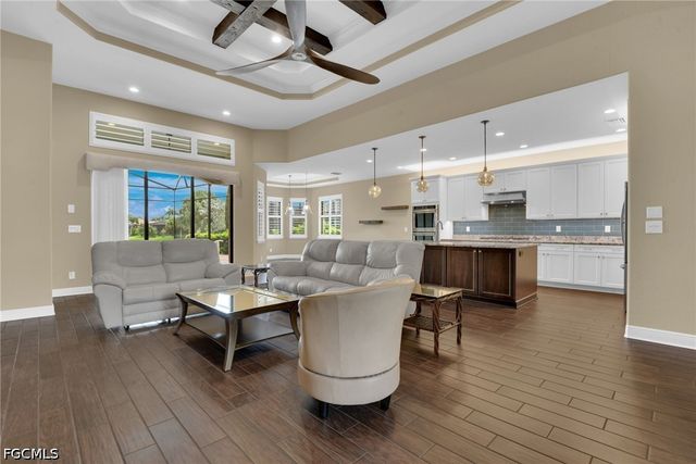 10505 Valencia Lakes DR, Bonita Springs, FL 34135