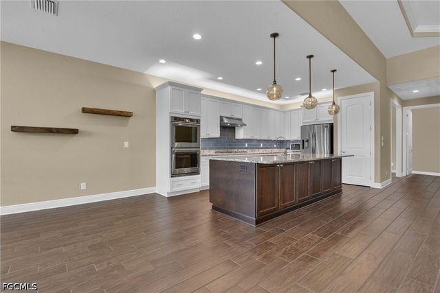 10505 Valencia Lakes DR, Bonita Springs, FL 34135