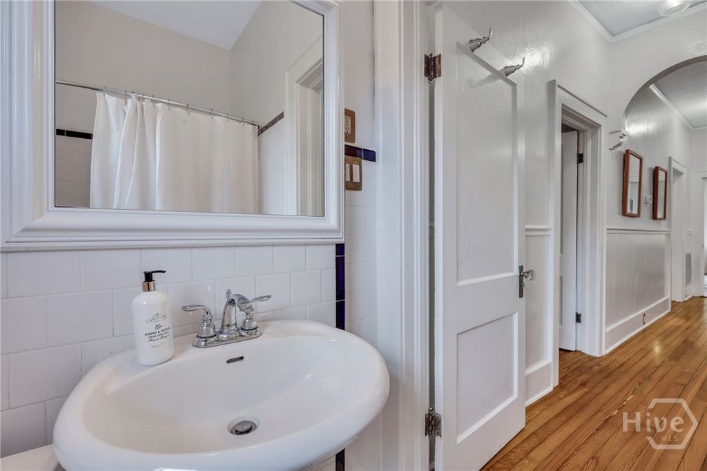 Image 13 of property listing at 202 E 51st Street, Savannah, GA 31405