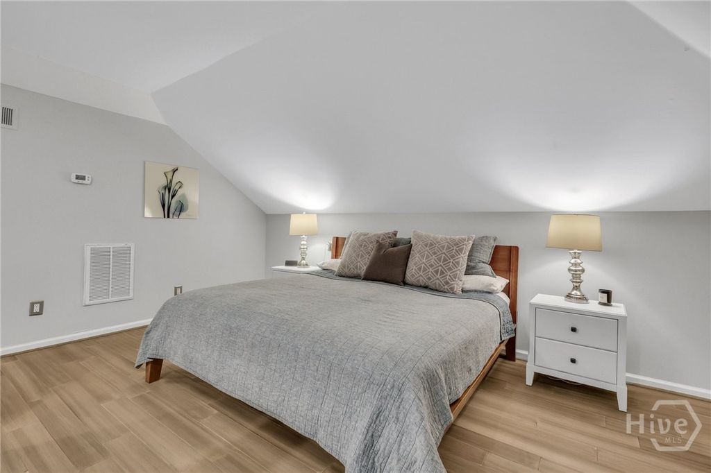 Image 23 of property listing at 202 E 51st Street, Savannah, GA 31405