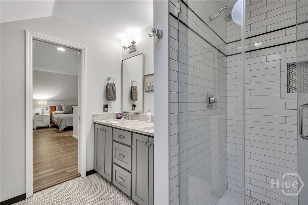 Image 28 of property listing at 202 E 51st Street, Savannah, GA 31405