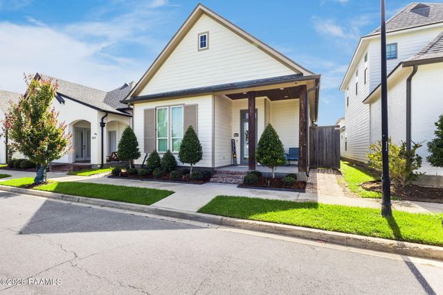 100 Barbados Drive B, Youngsville, LA 70592