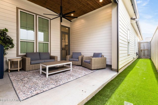 100 Barbados Drive B, Youngsville, LA 70592