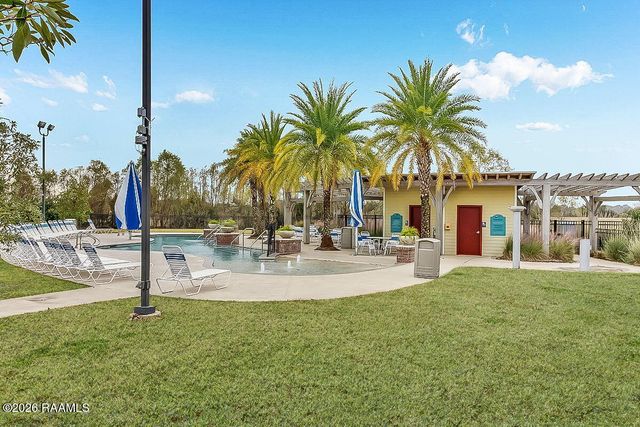 100 Barbados Drive B, Youngsville, LA 70592