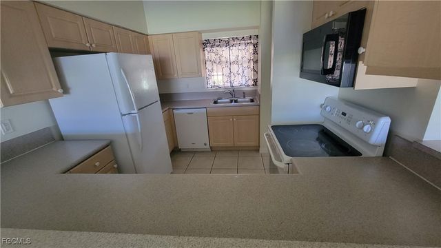 950 Hancock Creek South BLVD 315, Cape Coral, FL 33909