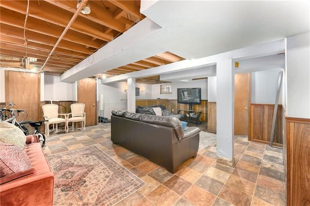 5643 Olive Street, Kansas City, MO 64130