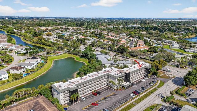 941 Crystal Lake Drive 311, Deerfield Beach, FL 33064