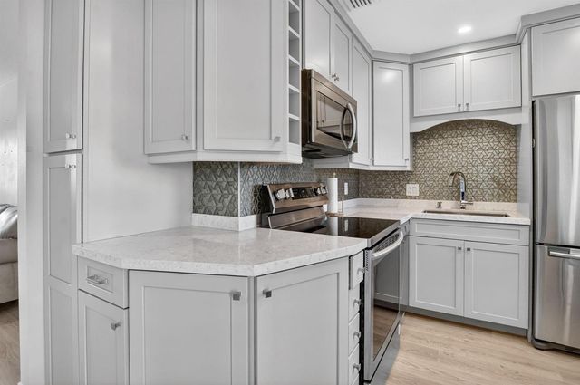 941 Crystal Lake Drive 311, Deerfield Beach, FL 33064