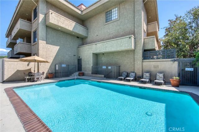 221 S Oak Knoll Avenue 202, Pasadena, CA 91101