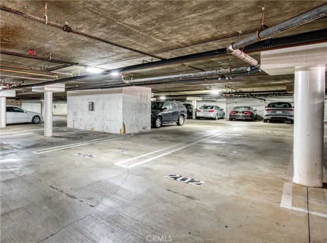 221 S Oak Knoll Avenue 202, Pasadena, CA 91101