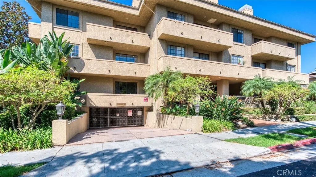 221 S Oak Knoll Avenue 202, Pasadena, CA 91101
