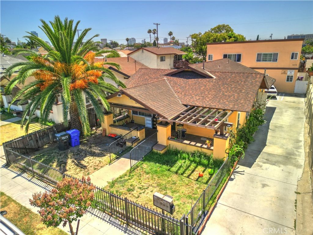 1073 1075 Hoffman, Long Beach, CA 90813