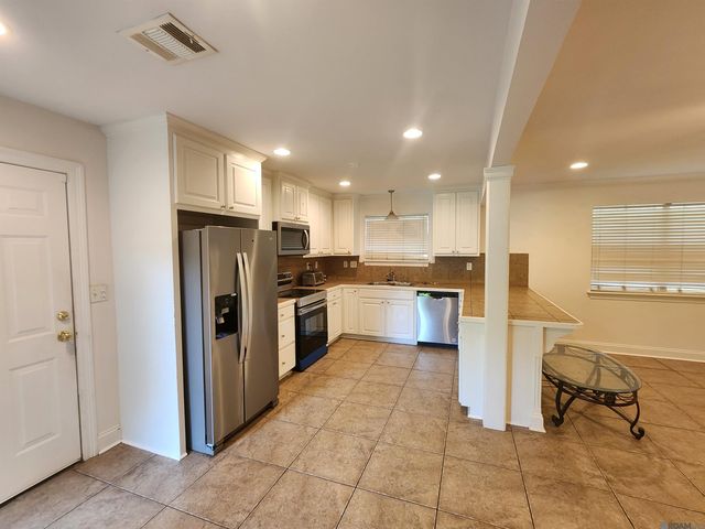 9238 Tasmania Ave, Baton Rouge, LA 70810
