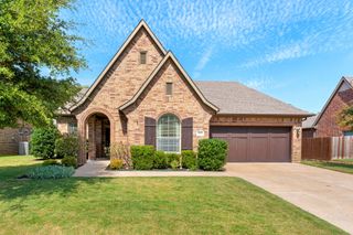 2707 Stonebriar Court, Arlington, TX 76001