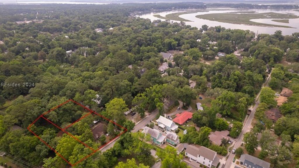 Image 3 of property listing at 9 Wharf St, Bluffton, SC 29910