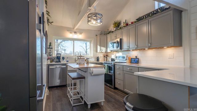 749 State Highway HH, Alton, MO 65606