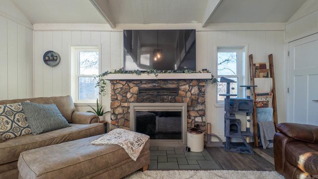 749 State Highway HH, Alton, MO 65606