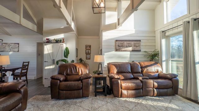 749 State Highway HH, Alton, MO 65606