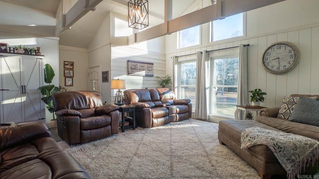 749 State Highway HH, Alton, MO 65606