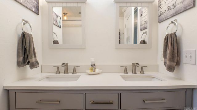 749 State Highway HH, Alton, MO 65606